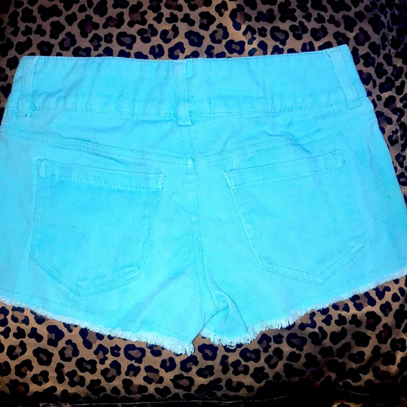 Refuge short shorts - Picture 2 of 3